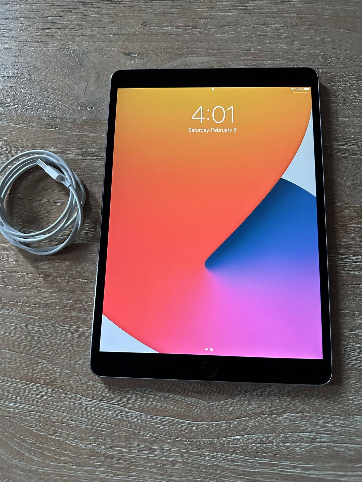 Apple iPad Pro A1709 10.5" 254GB Wi-Fi Bluetooth MPHG2LL/A