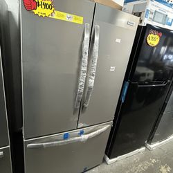 FRIGIDAIRE FRENCH DOOR REFRIGERATOR STAINLESS STEEL BRAND NEW OPEN BOX!!!with Factory Warranty!!! Water Dispenser Inside!!!!