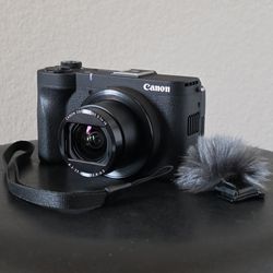 Canon - PowerShot V1 