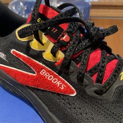 Disney Brooks Ghost 17  Run Disney WDW 