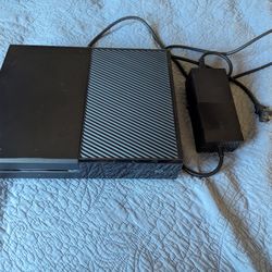 Xbox One - Read Description, Comes With GTA.