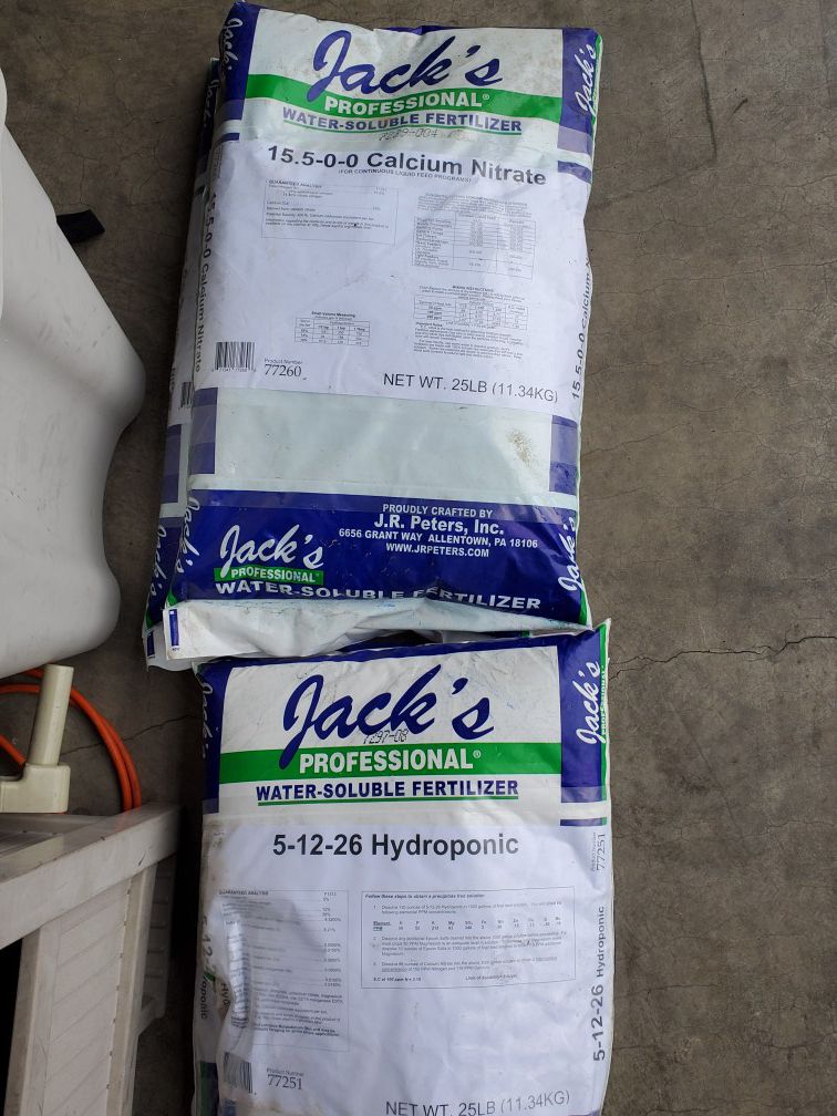 NEW Jack's Professional Fertilizer, 25lb bags