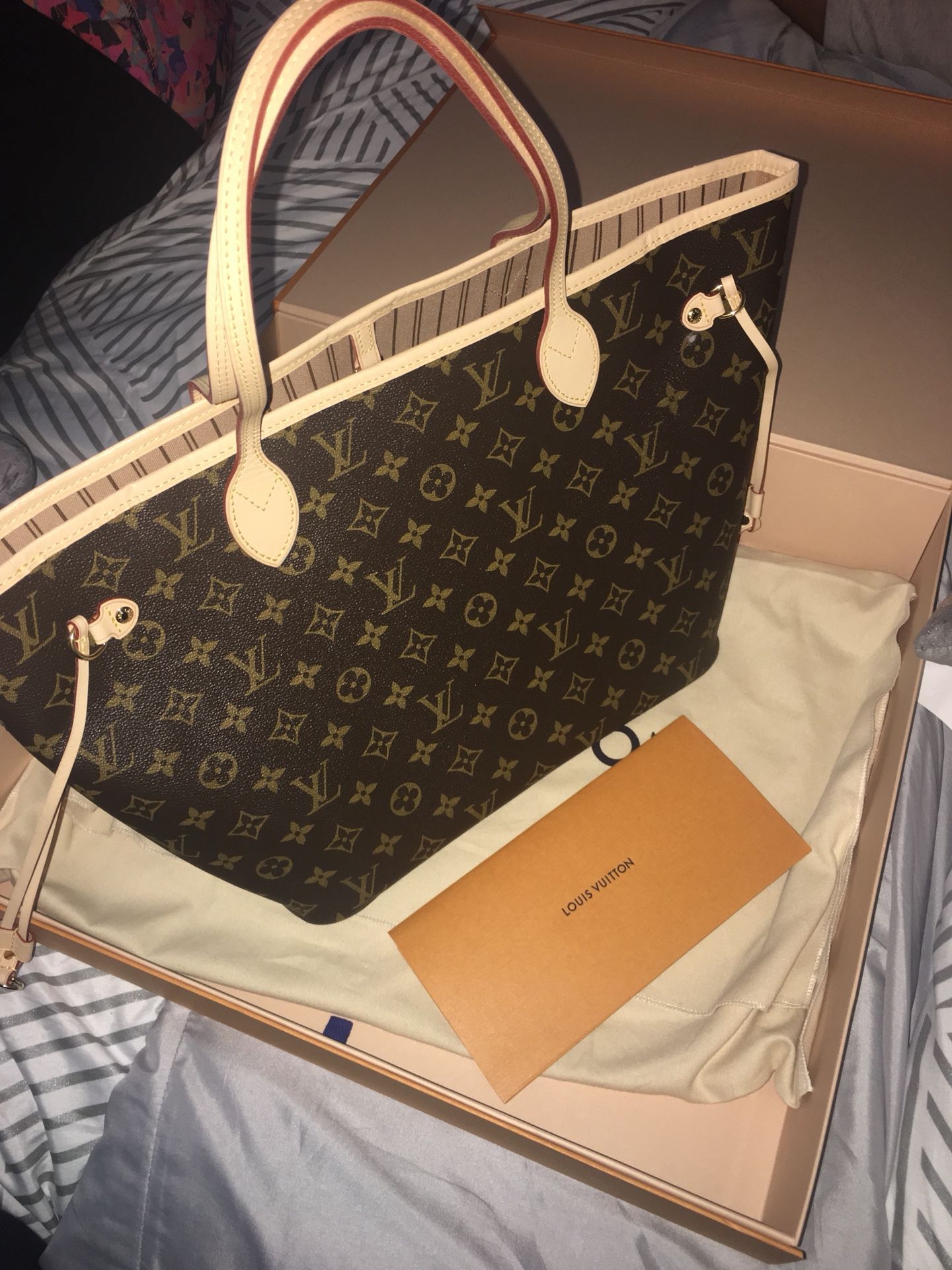 Louis Vuitton Bag for Sale in Newark, CA - OfferUp