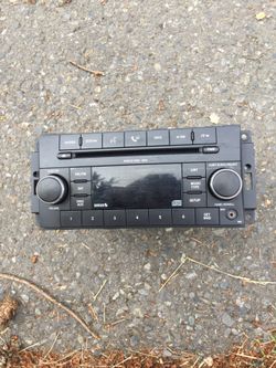 2010 Chrysler 300 stock radio
