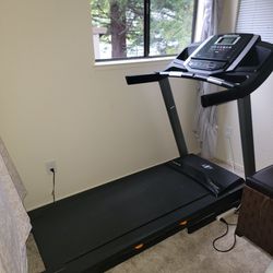 Treadmill Nordic Track $450