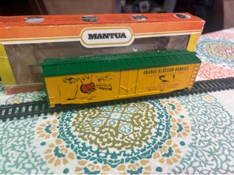 MANTUA HO SCALE FREIGHT CAR & 2 Rail Pcs. in Miami Dolphin Mall area.