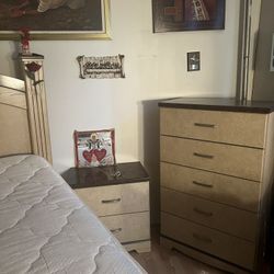 BEDROOM SET