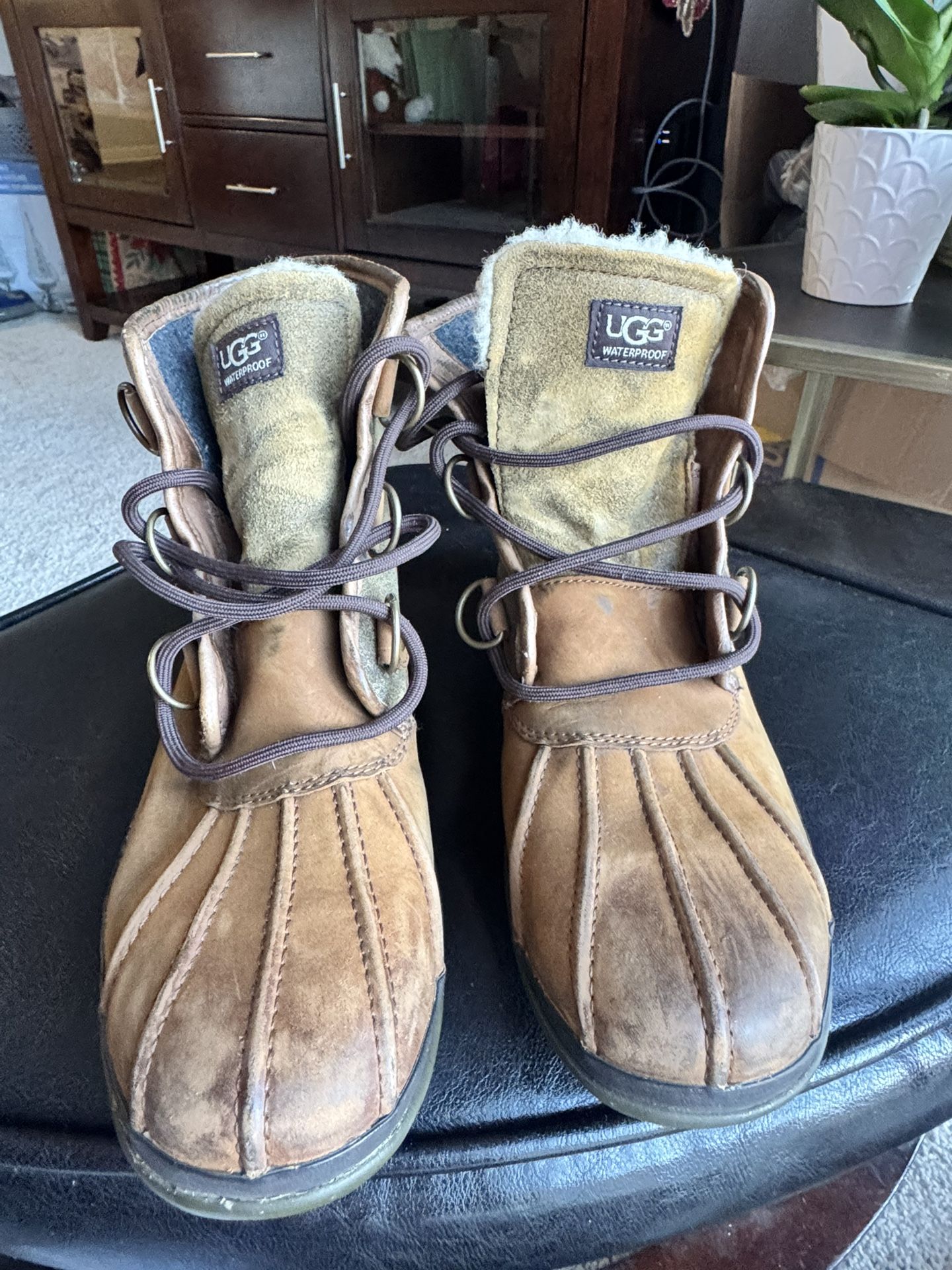 UGG Waterproof Women’s Brown Leather Boots. Sizes. 9.5 USA