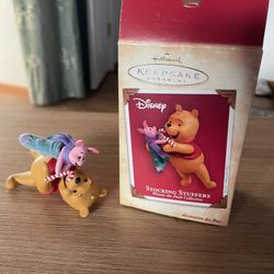 Hallmark Disney Winnie the Pooh Collection 2004 Stocking Stuffer Pooh w/Piglet