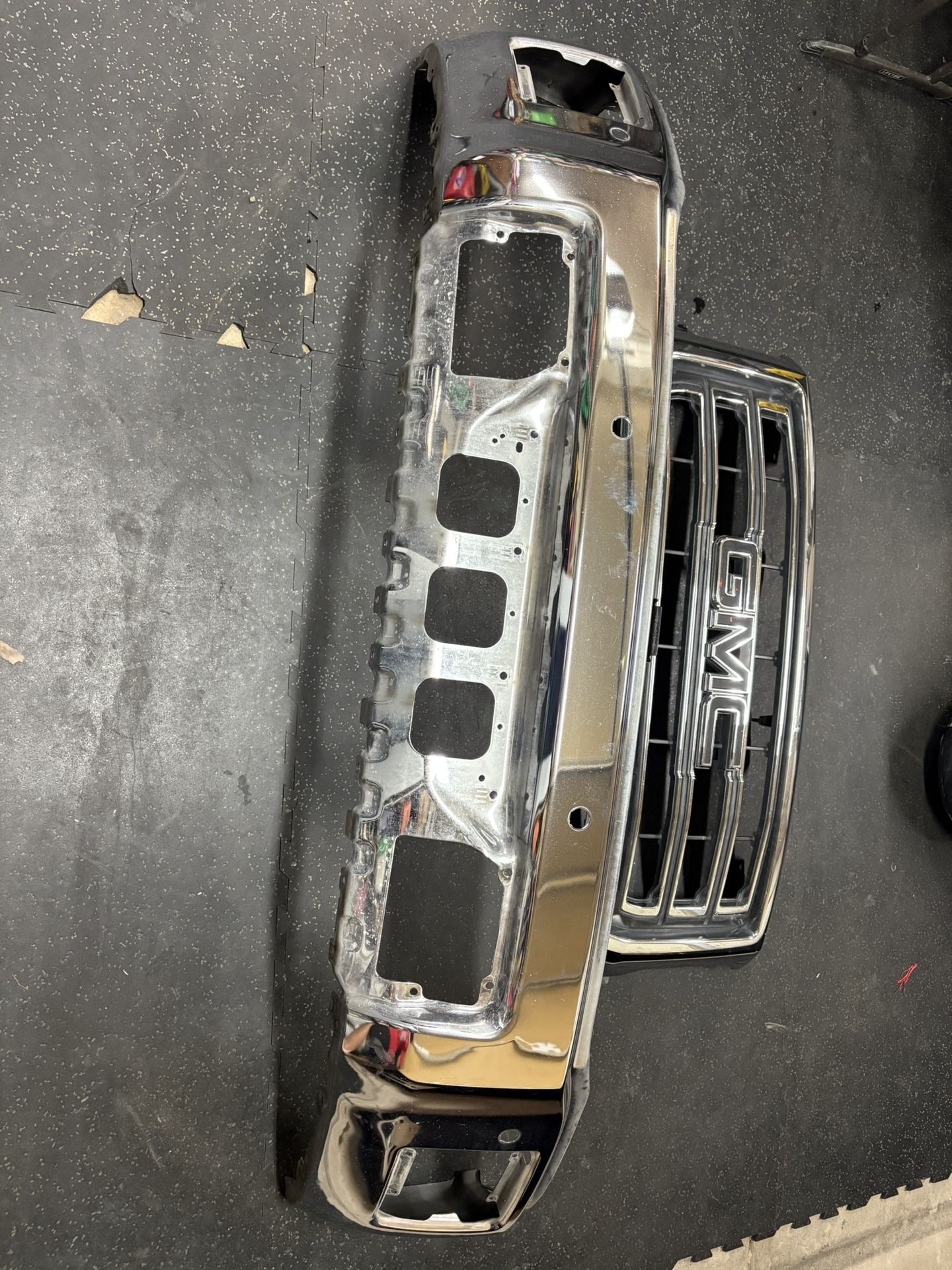 14-15 GMC Sierra Grill/Bumper