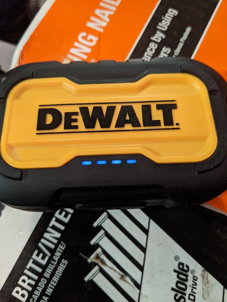 DeWalt Power Bank