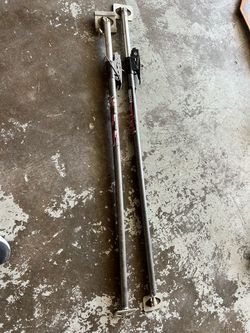 Ratcheting cargo bar
