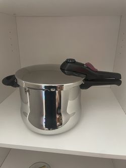 Olla Exprés Se Usó Una Vez Nomás 30.Dolares 