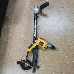 Dewalt VSR Drywall Screwdriver W/ Auto Screw Driving Tool