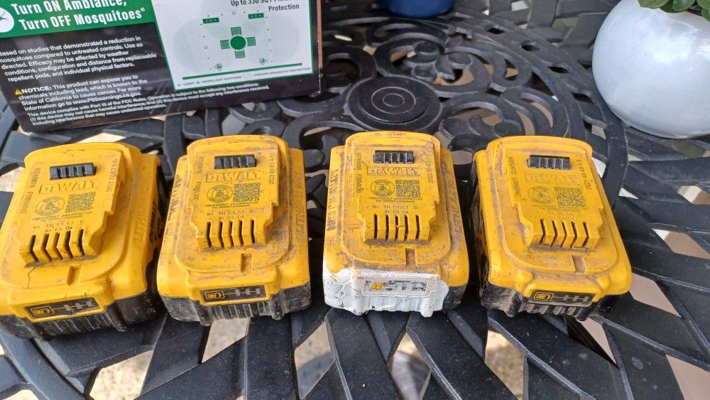 Four DeWalt Batteries. 5 Amp Hour All Are Working Read Description