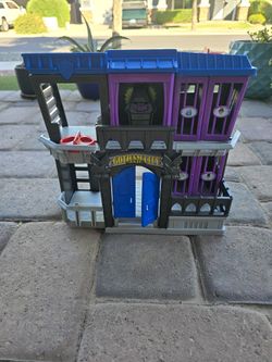 Imaginext DC Super Friends Batman Gotham City Jail Playset 