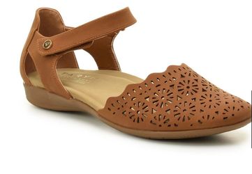 Taryn Rose Tan Perforated Flat Sandal size 8