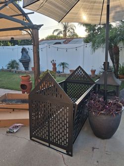 HEAVY-DUTY DOG CAGE