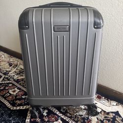 Kenneth Cole Reaction Suitcase