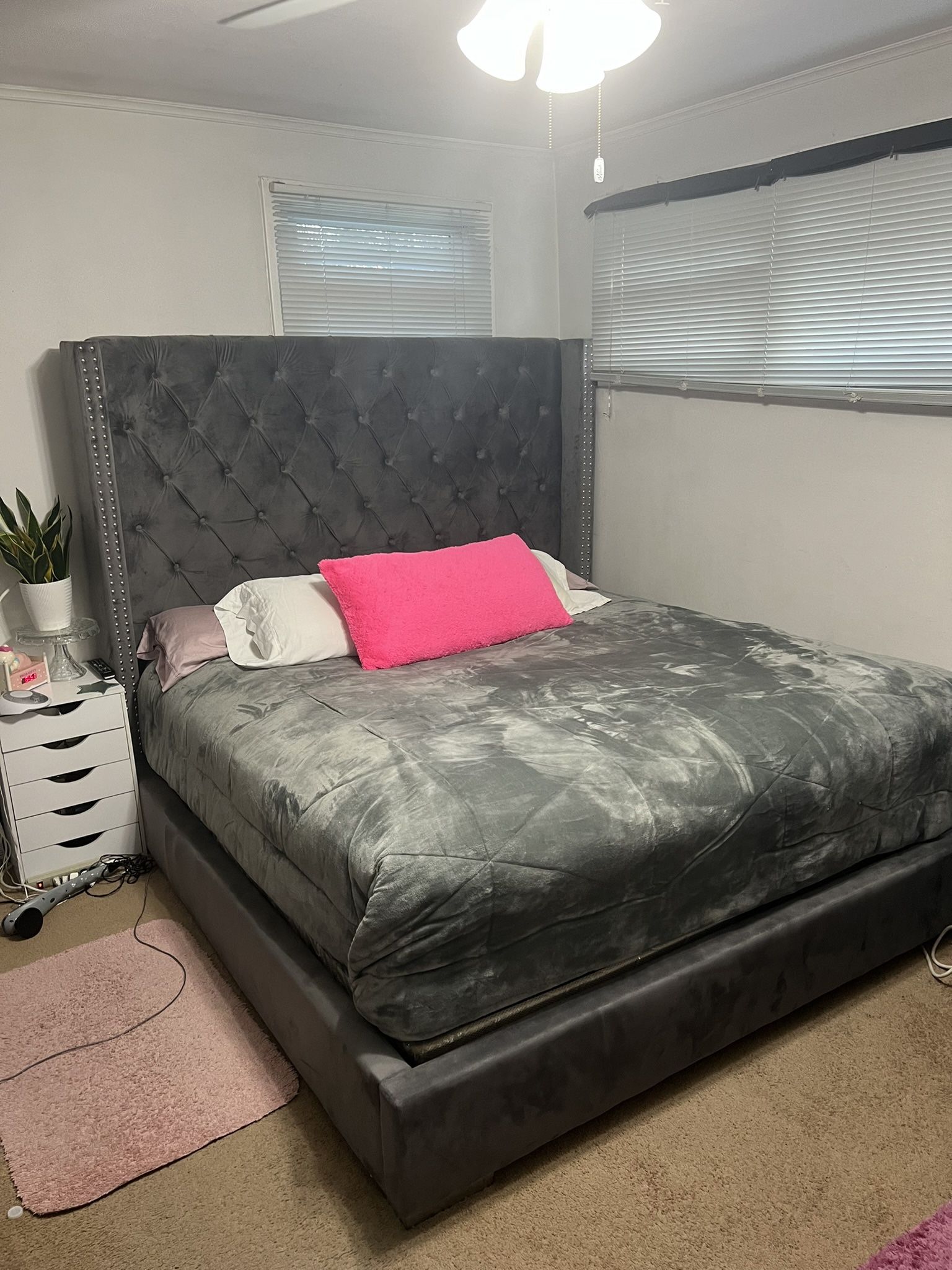 Complete Bed Set. Head Board, Mattress, Box Spring.