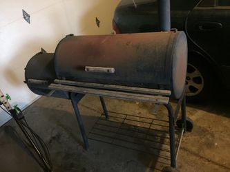 Mini smoker with plenty of space