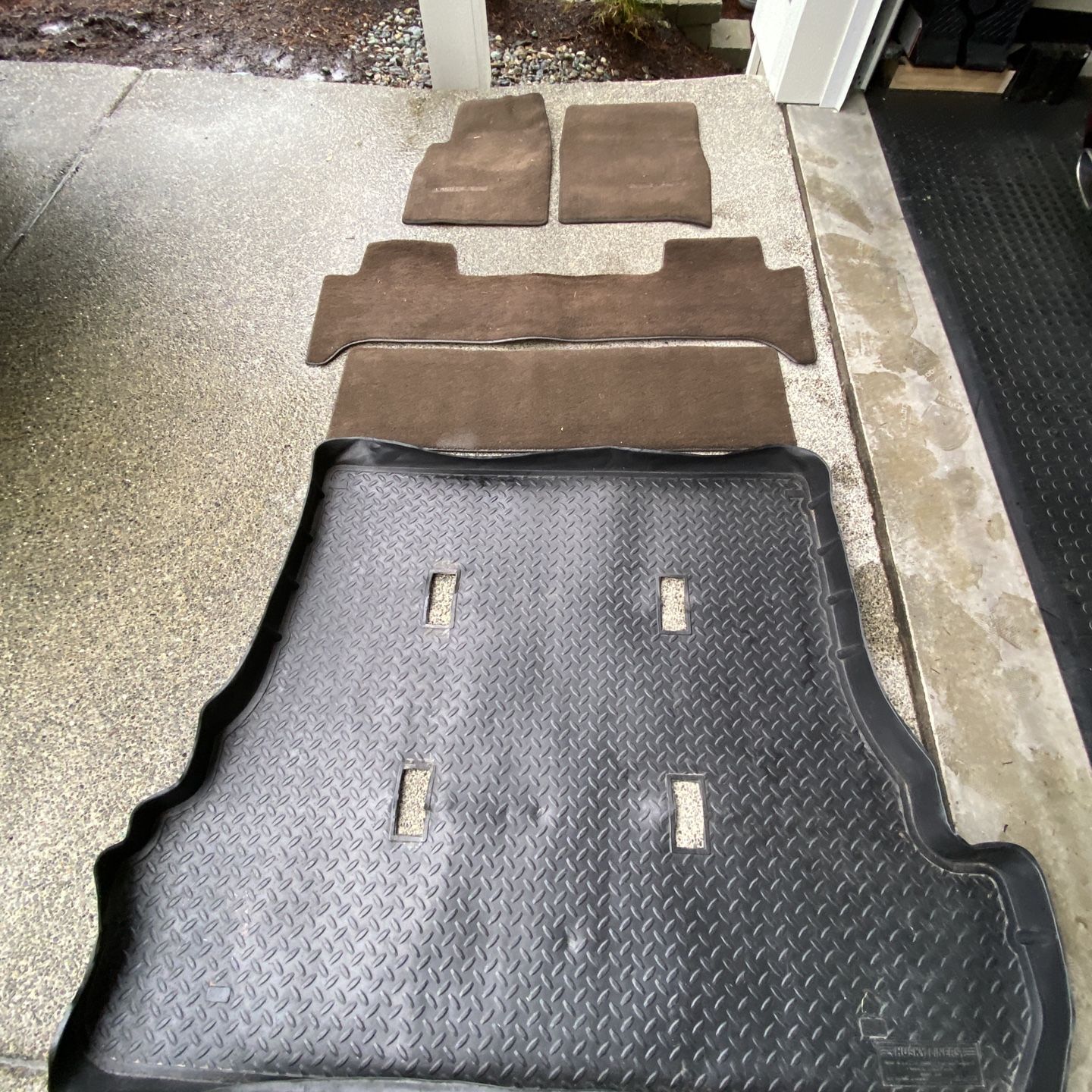 Toyota Land Cruiser 80 series FJ80 FZJ80 OEM Sable brown floor mats and Husky Liner cargo