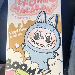 Exciting Macaron  La Bubu Plushy Vinyl Toy  Box