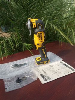 DeWalt 20 v  New XR.  Multi tool.  3 speed W/ Blade