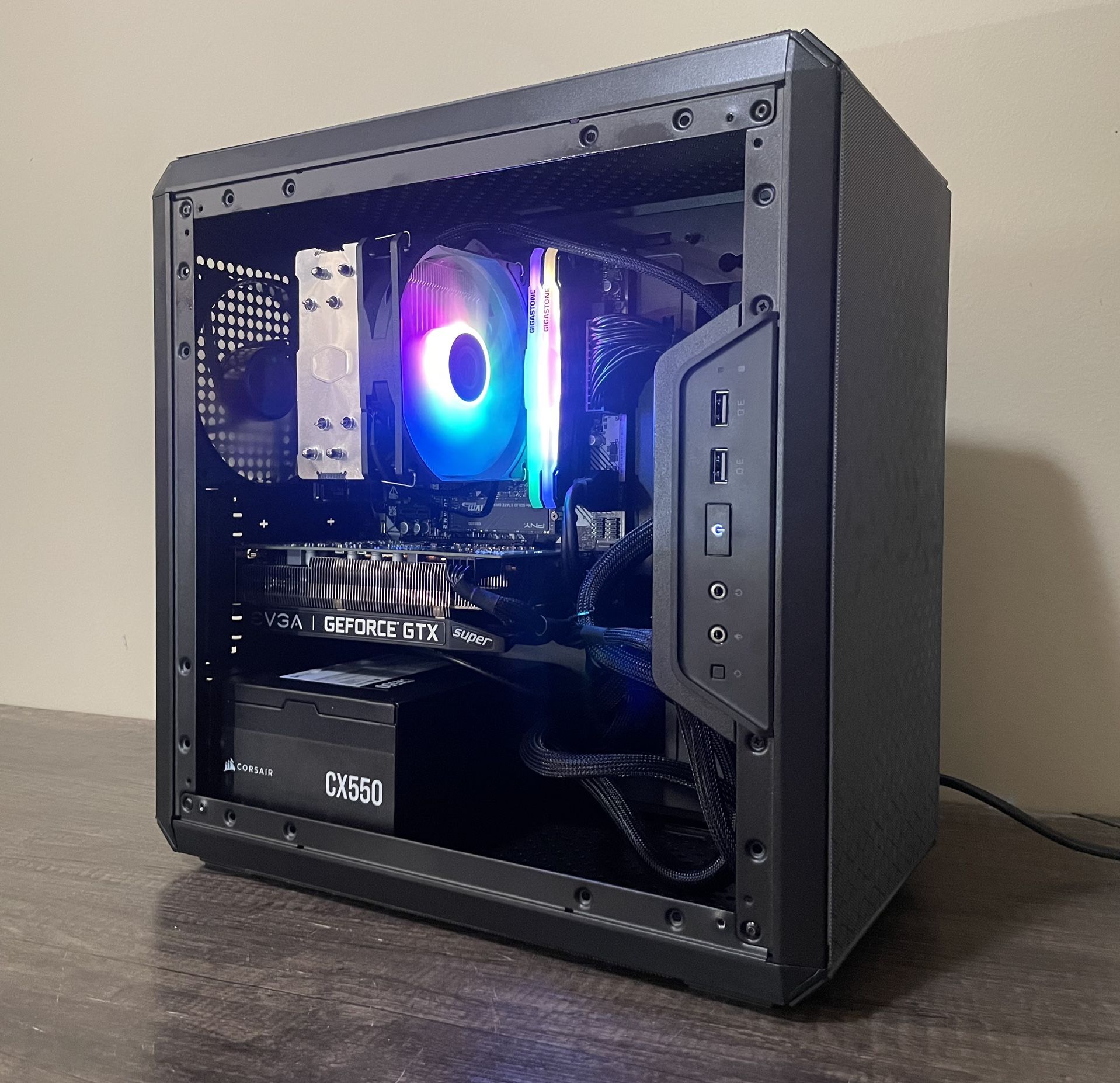 Custom Black Ryzen 5 + GTX 1660 Super