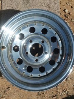 Good set of 4 chrome rims 5 bolt