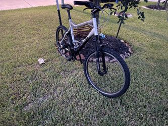 Giant Full Suspension Mountain Bike
