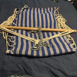 Hanging Chair Indoor/outdoor $25