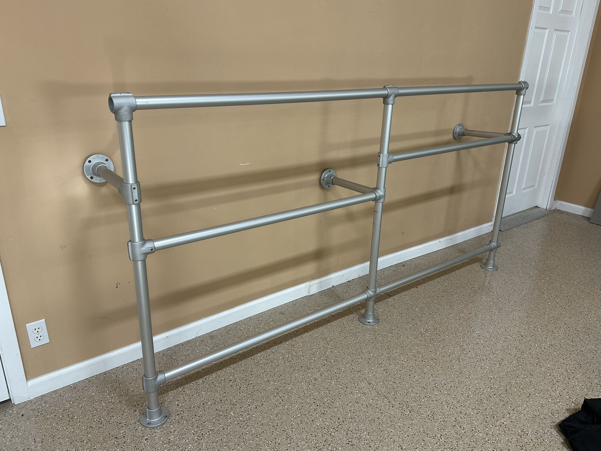 Stretching bar - Commercial Grade!