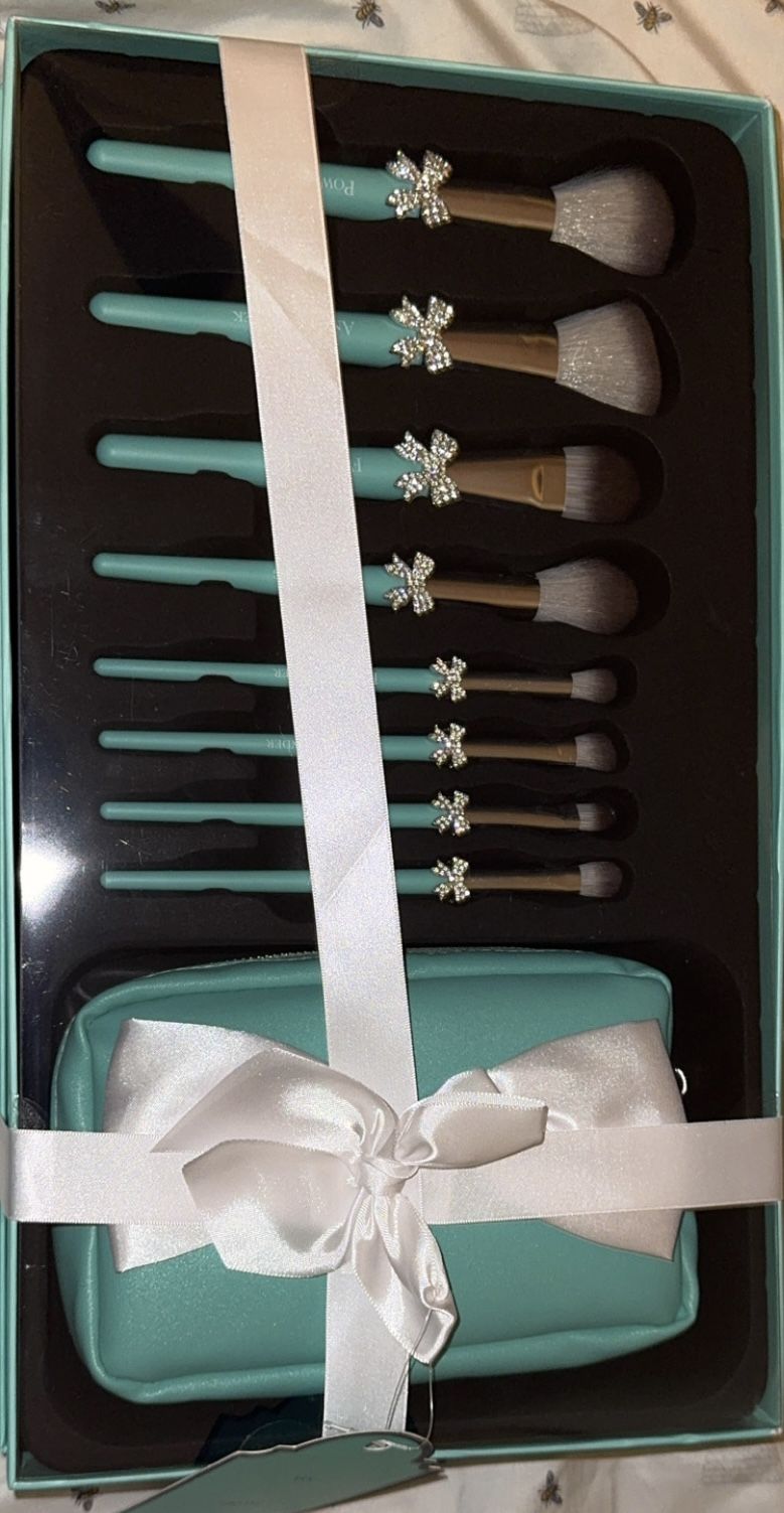 Giltz And Glam Bow Brushes 
