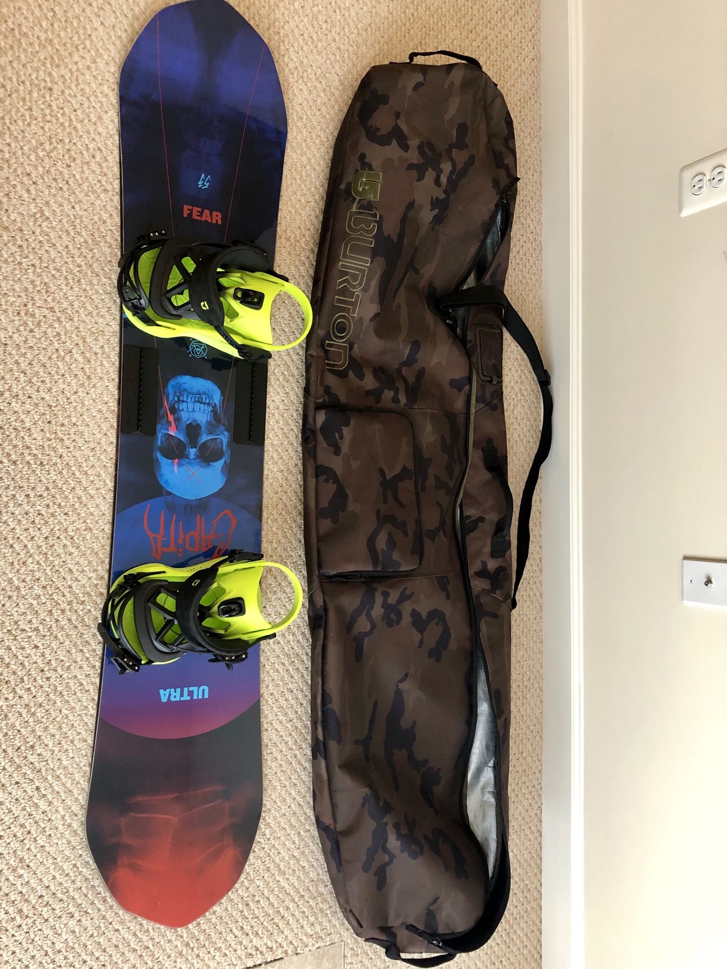 Brand new 153cm capita snowboard with union contact pro bindings