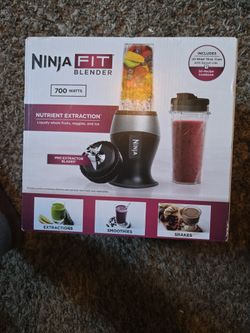 NINJA fit 700 Watt Personal Blender W/2cup& Lids Smoothie, Shake 