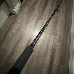 New United Composite Del Mar 800 8’ 30-60 Aluminum Reel Seat. Hypalon Grips. 