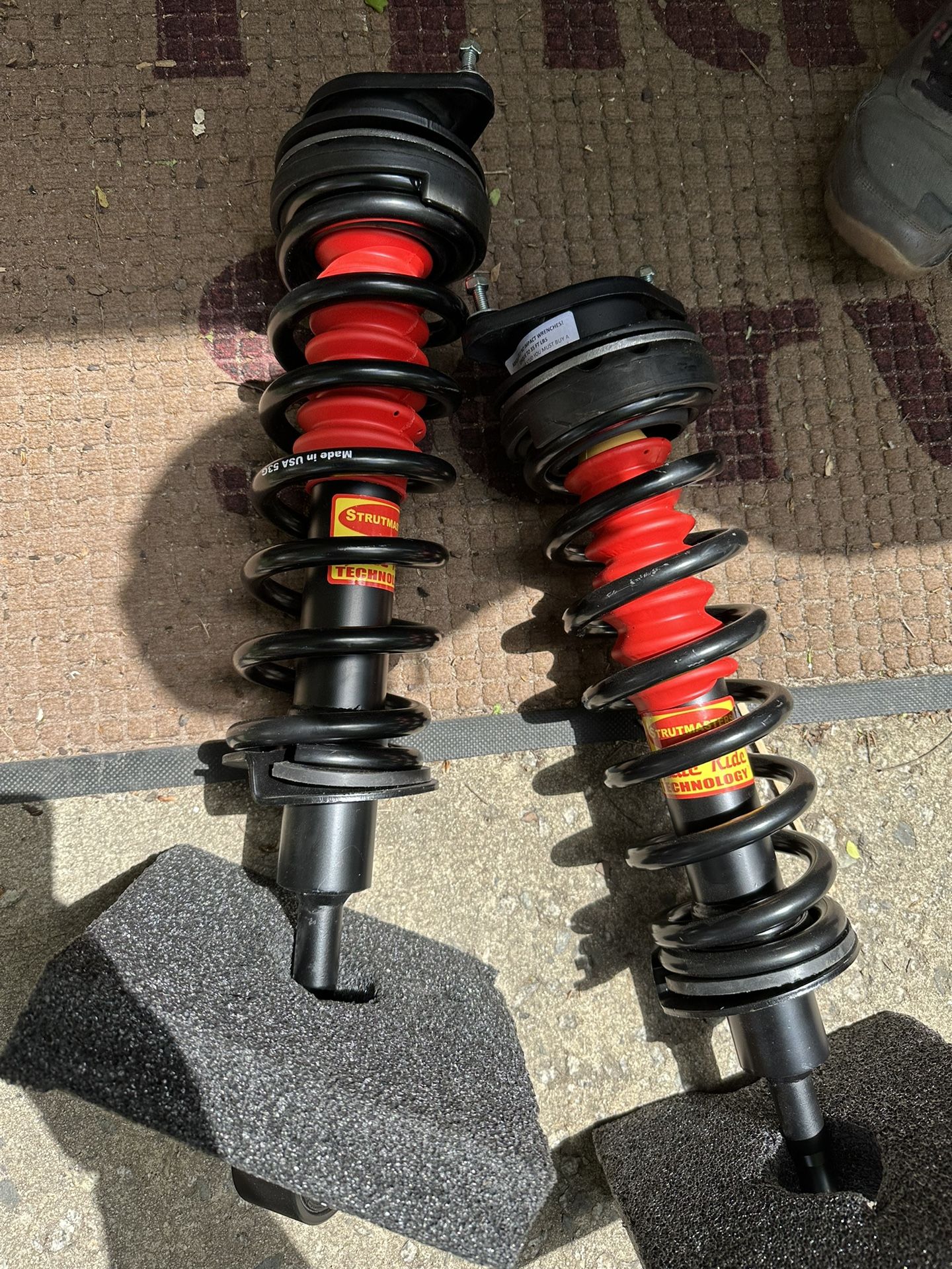 Truck Shocks Strut Master Strut 39104CDN