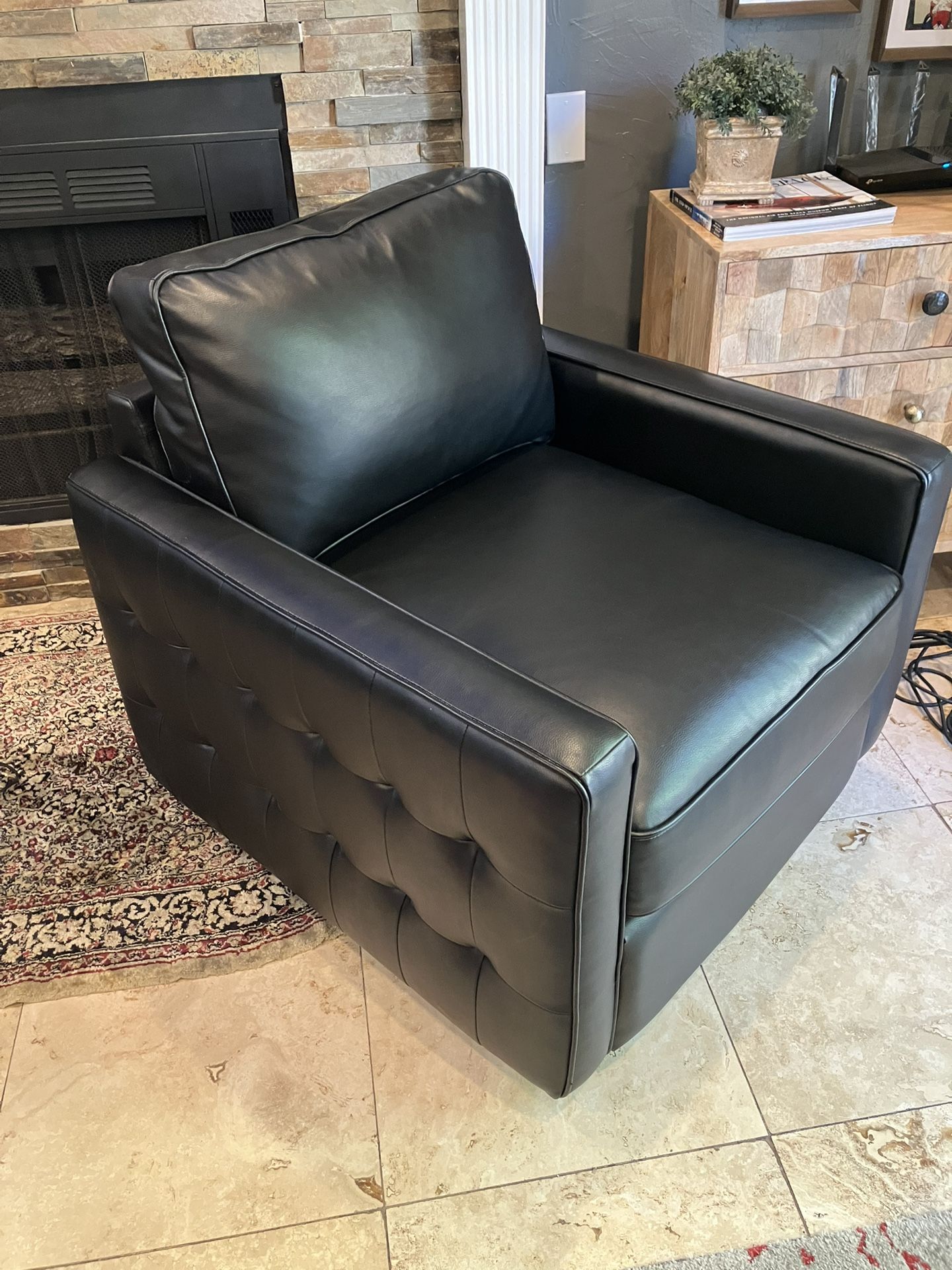 MCM Black Swivel Club Chair Perfect Condition