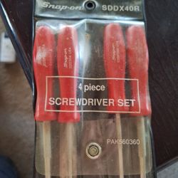 Snap on 4 Piece Screwdriver Set with Mini Ruler/Gauge