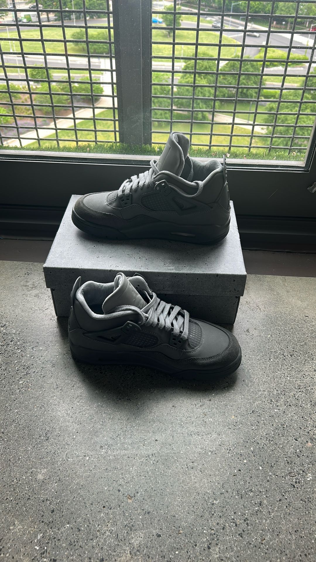 Air Jordan 4 Retro Cement