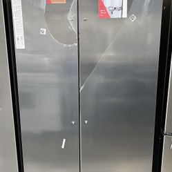 NEW Refrigerator w/ICE+WATER 