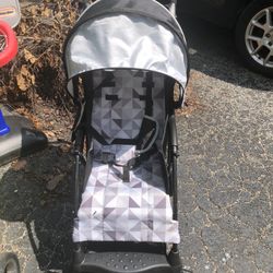 Cloud Sport Literally Like New Foldable Stroller With Hood 