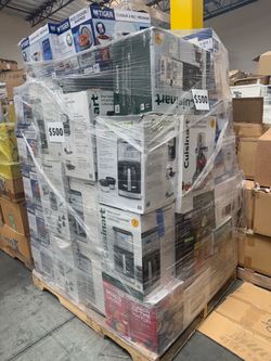 Pallet of small kitchen appliances