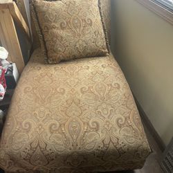 Paisley Chase Lounge 