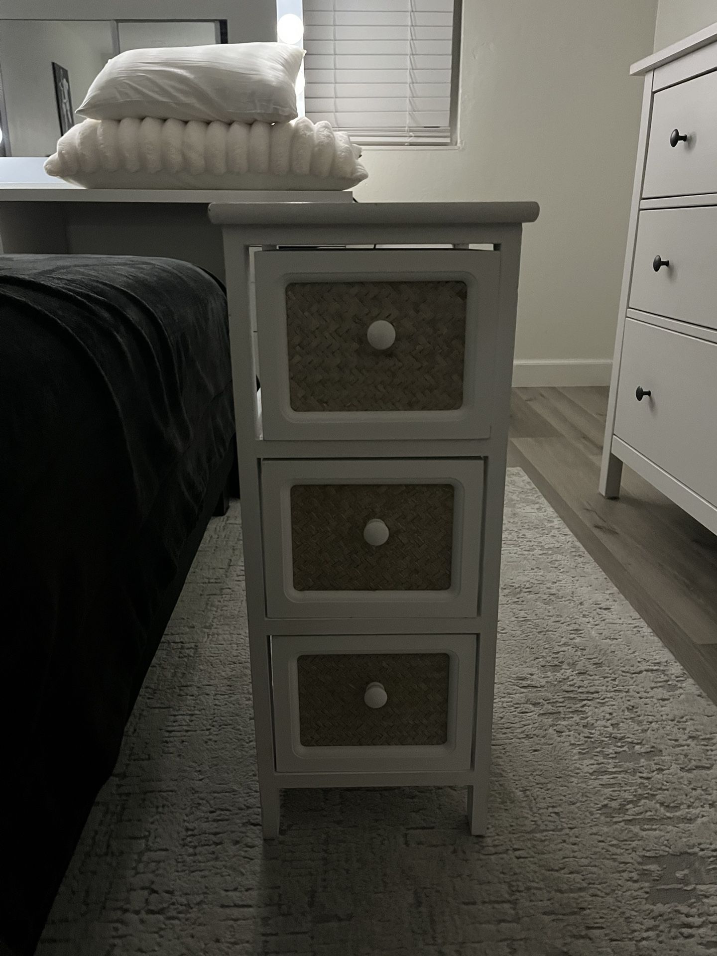 White And Tan 3 Cube Organizer Furniture New