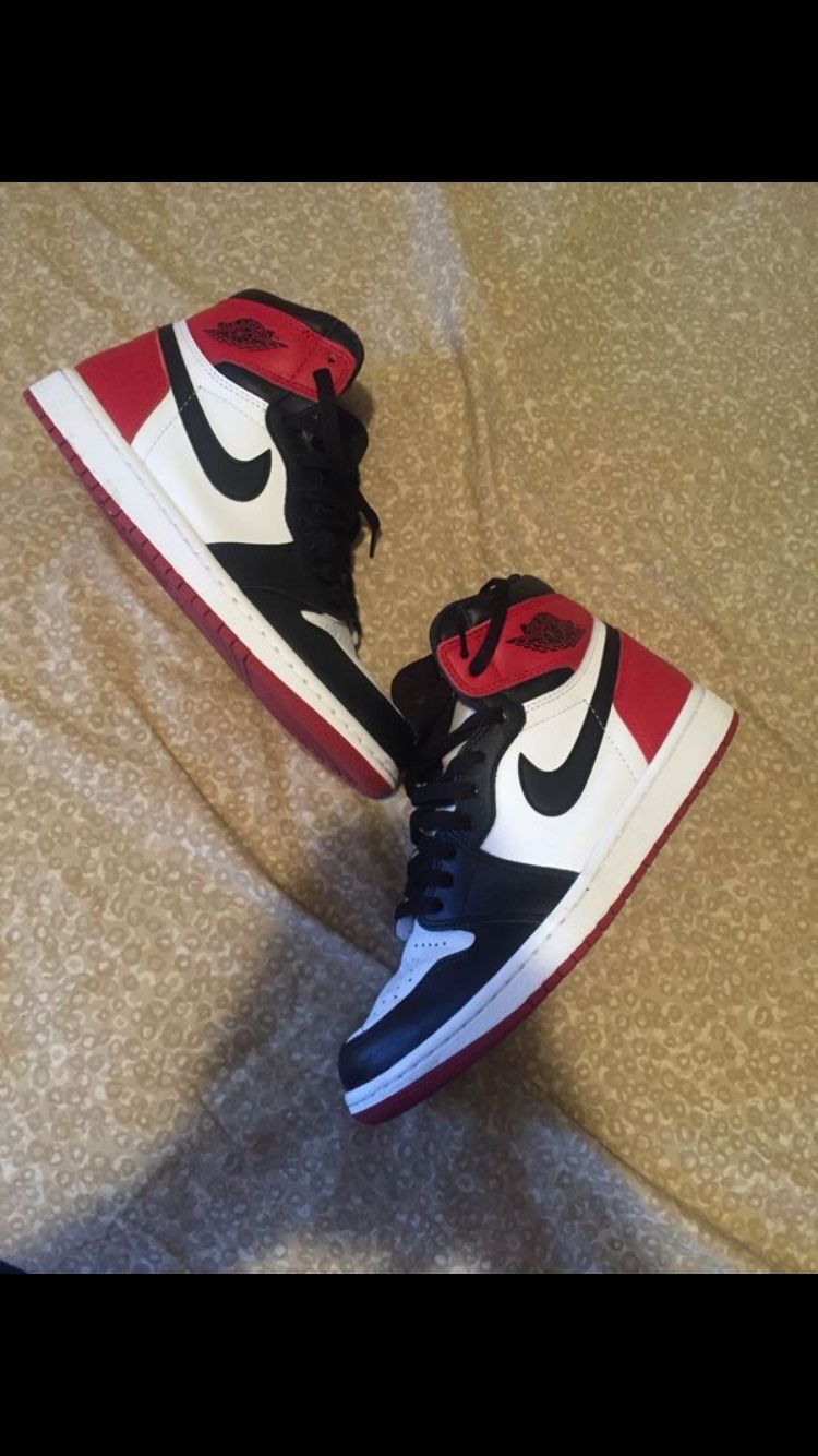 JORDAN 1 RETRO BLACK TOE