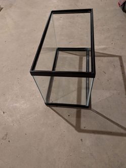 Glass aquarium tank