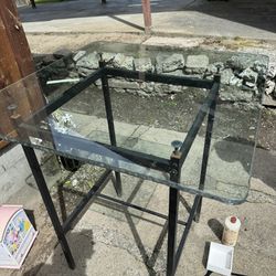 Free Glass Table
