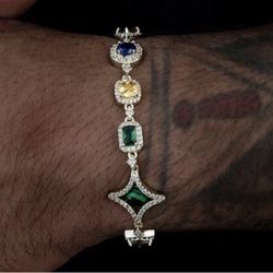 Elegant statement bracelet